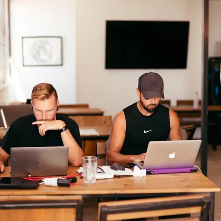 Ocean Nomads Coworking Tenerife * أرونا